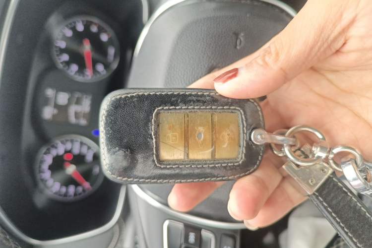 Used Roewe RX5 2016 20T Two-Wheel Drive Automatic Internet Smart Edition
