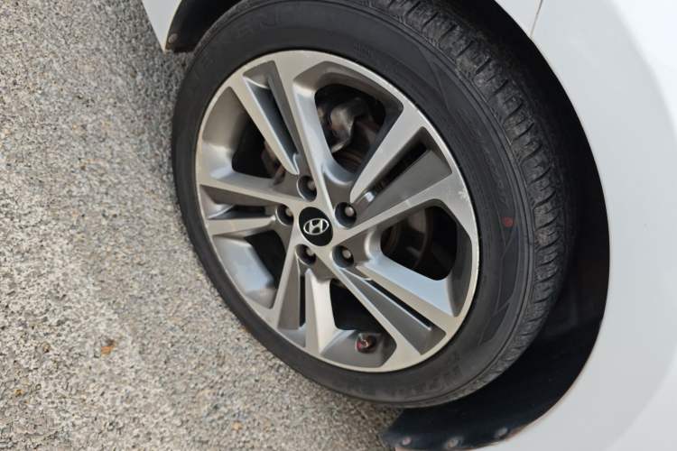 Used Hyundai Elantra 2016 1.6L Automatic ZhiXuan – Elite Version