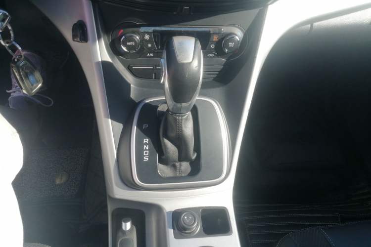 Used Ford Kuga 2013 1.6L GTDi Two-Wheel-Drive Trend Model