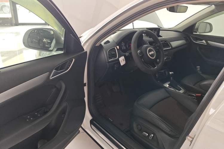 Used Audi Q3 2016 30 TFSI Fashion Model
