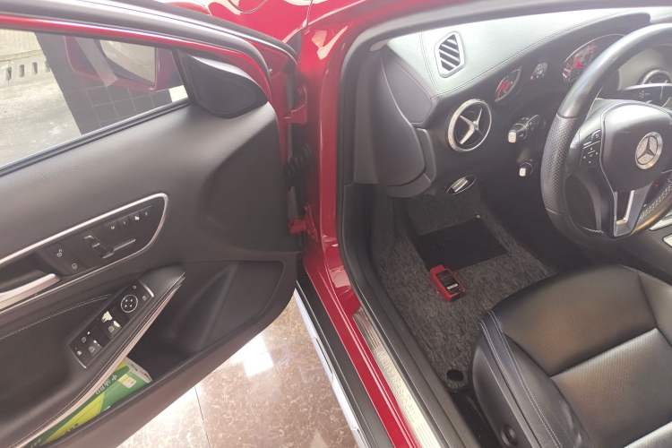 Used Mercedes-Benz GLA 2015 GLA 200 Fashion Model