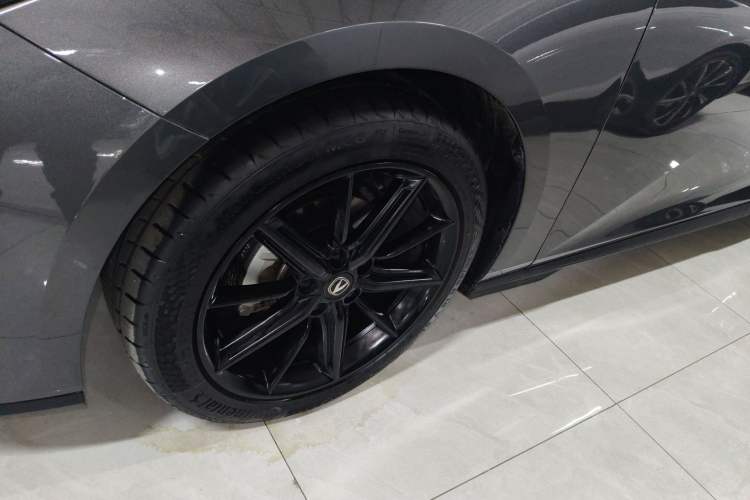 Used Changan UNI-V 2024 1.5T High-Energy Version
