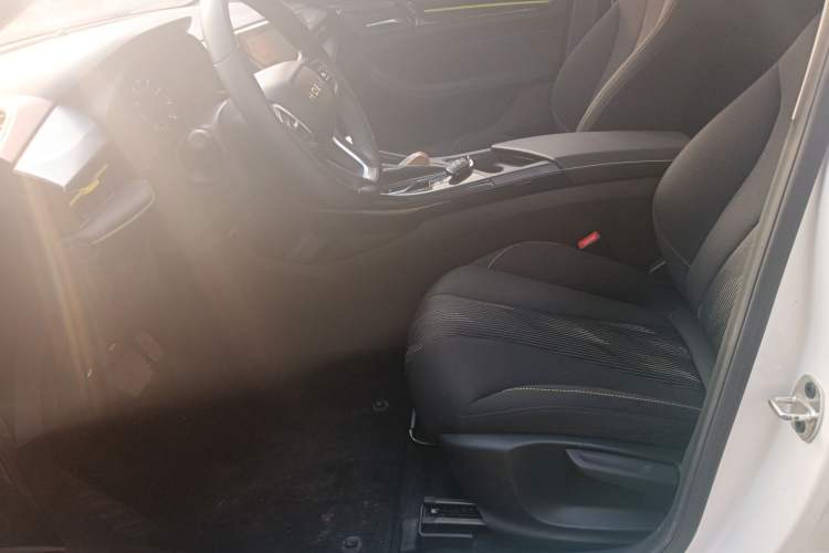 Used Roewe i5 2021 1.5L CVT Platinum Edition
