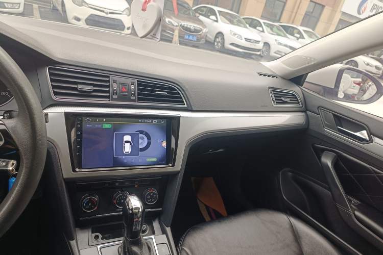 Used Volkswagen Lamando 2017 230TSI DSG Fashion Edition
