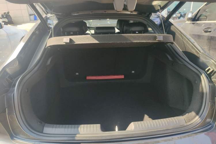 Used Changan UNI-V 2022 1.5T Prestige Version