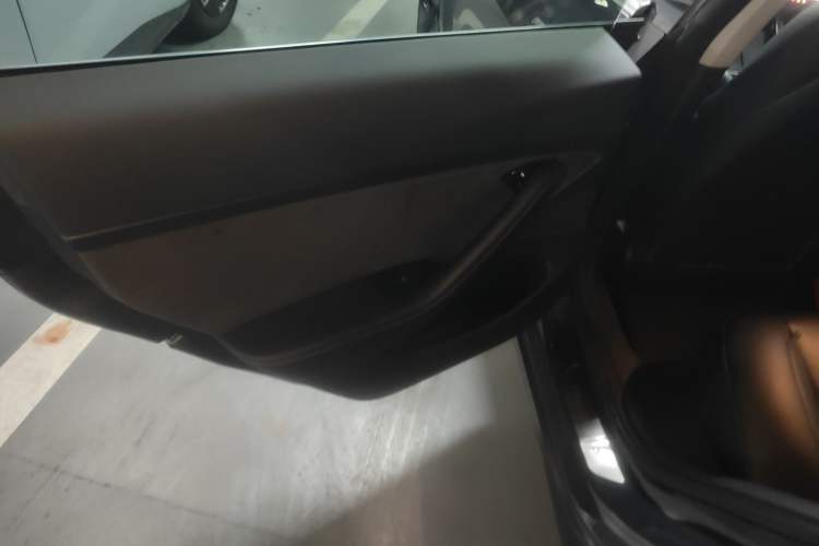 Used Tesla Model 3 2019 Standard Range Rear-Drive Upgraded Version
