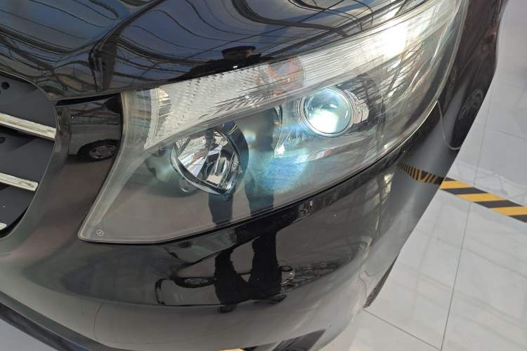 Used Mercedes-Benz Vito 2018 2.0T Elite Version 7 Seats China VI Emission Standard