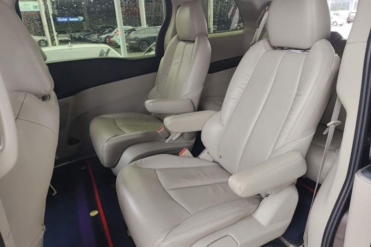 Used Buick GL8 2015 2.4L Luxury Business Premium Edition
