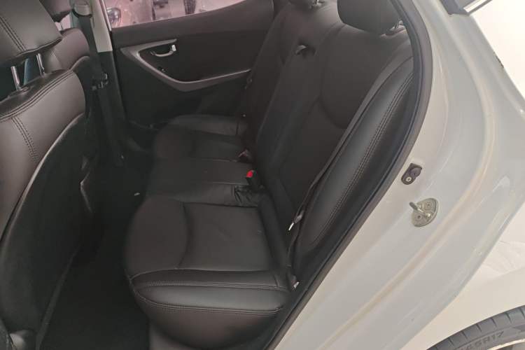 Used Hyundai Elantra 2015 1.6L Automatic Leading Model