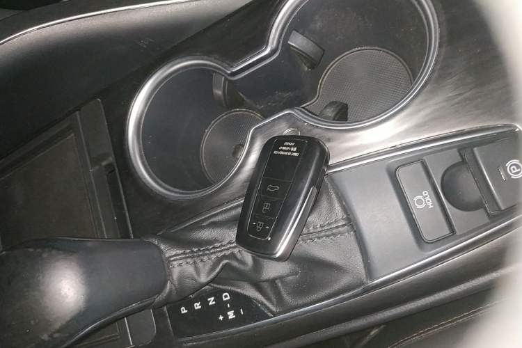 Used Toyota Camry 2021 2.0G Luxury Edition
