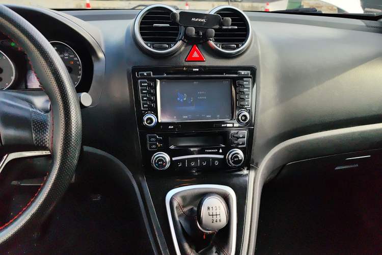 Used Haval H6 2016 Upgraded Model 1.5T Manual Two-Wheel Drive Urban Version