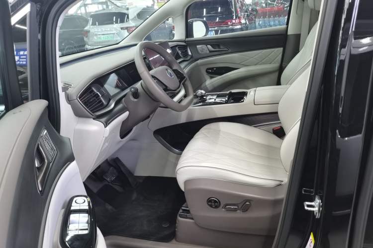 Used Denza D9 2022 DM-i 970 Four-Wheel Drive Flagship Model