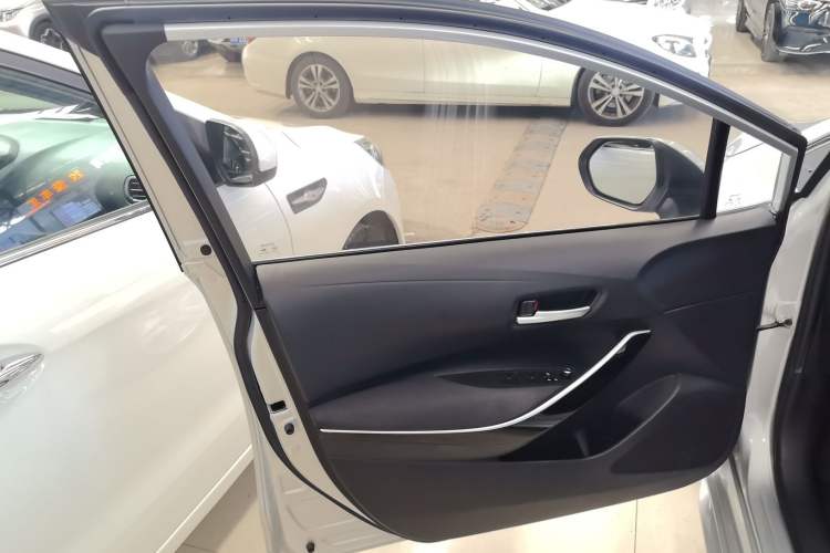 Used Toyota Levin 2019 Dual-Engine 1.8H E-CVT Luxury Edition China VI Standard
