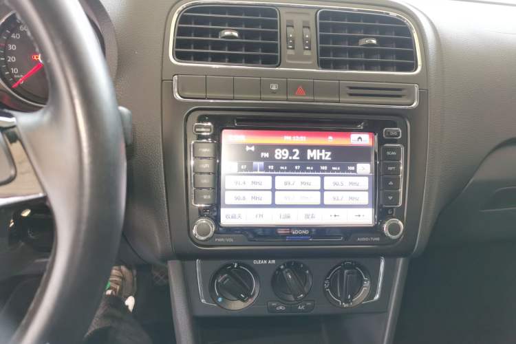 Used Volkswagen Polo 2016 1.6L Automatic Comfort Model
