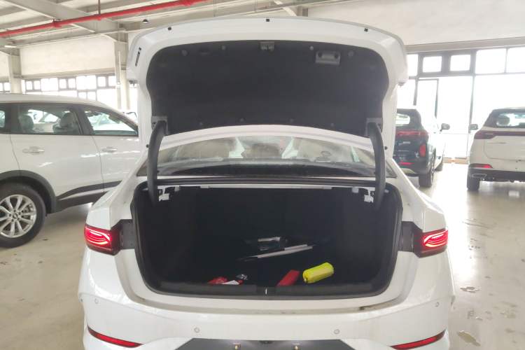 Used BYD Qin PLUS 2025 DM-i Smart Drive 55KM Leading Model
