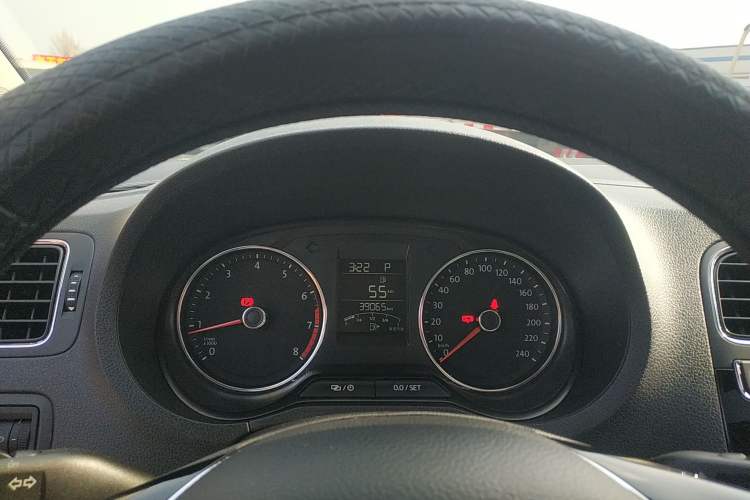 Used Volkswagen Polo 2016 1.6L Automatic Comfort Model