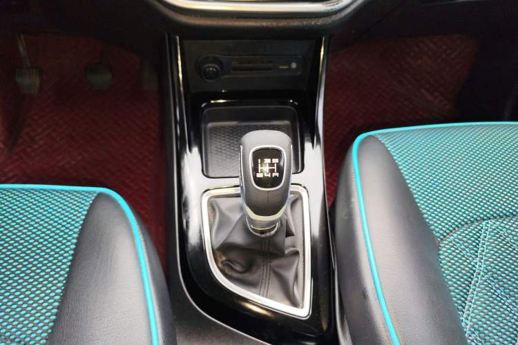 Used Land X2 2017 1.6L Manual Sharp Edition
