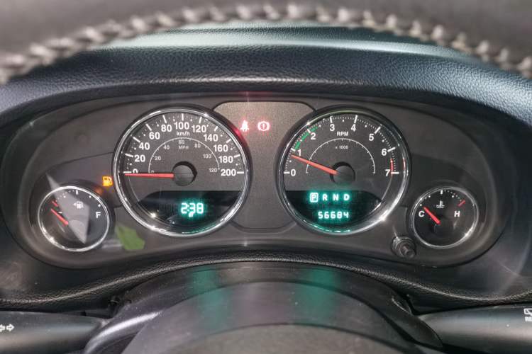 Used  Wrangler 2013 3.6L Sahara Four-Door Edition
