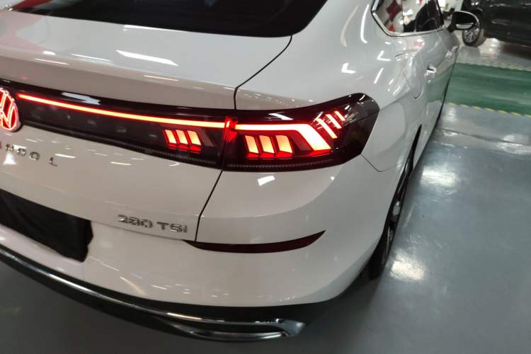 Used Volkswagen Lamando 2022 Lavida L 280TSI DSG Cool & Spicy Edition
