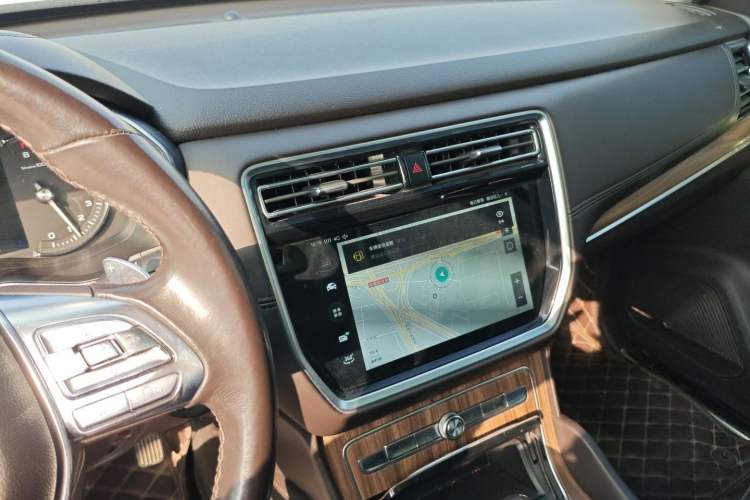 Used Roewe RX8 2019 30T Smart Connectivity Two-Wheel Drive Supreme Flagship Edition
