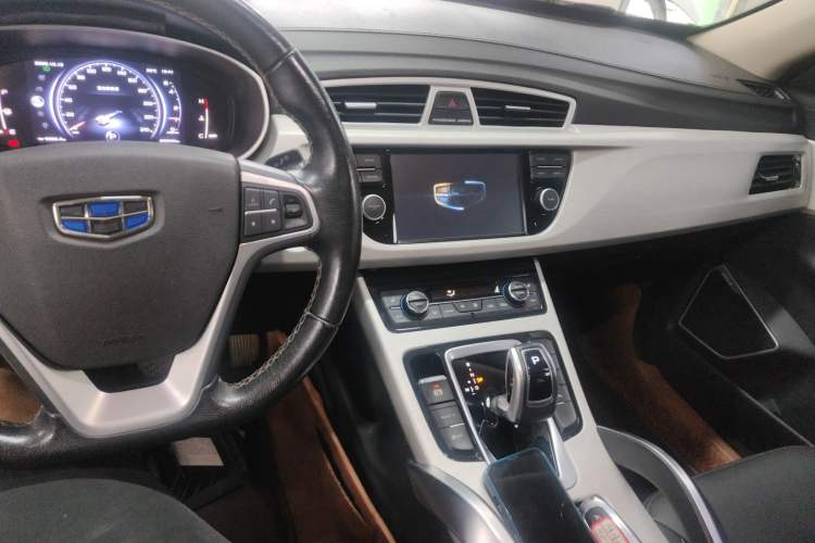 Used Geely Auto Emgrand X7 Sport 2020 1.8TD DCT Two-Wheel Drive Smart Connect 4G-Enabled Version
