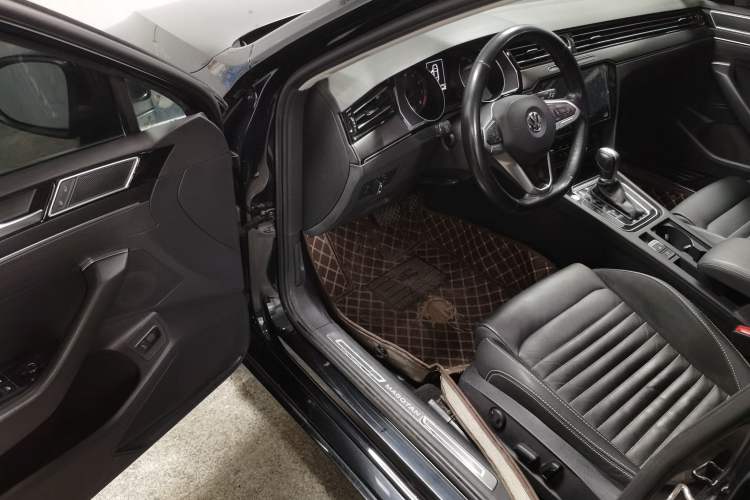 Used Volkswagen Magotan 2020 330TSI DSG Leading Model
