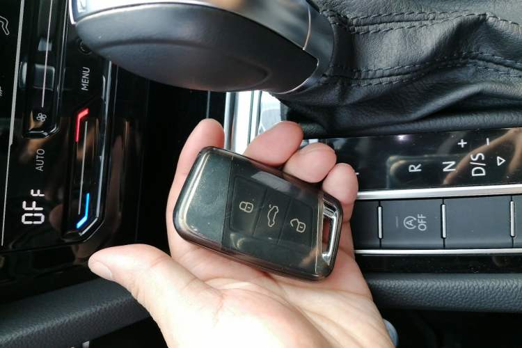 Used Volkswagen Magotan 2023 2 Million Units Limited Edition 330TSI DSG Leading Version
