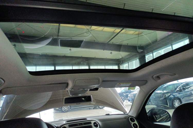 Used Volkswagen Tiguan 2015 2.0 TSI Automatic All-Wheel Drive Flagship Edition