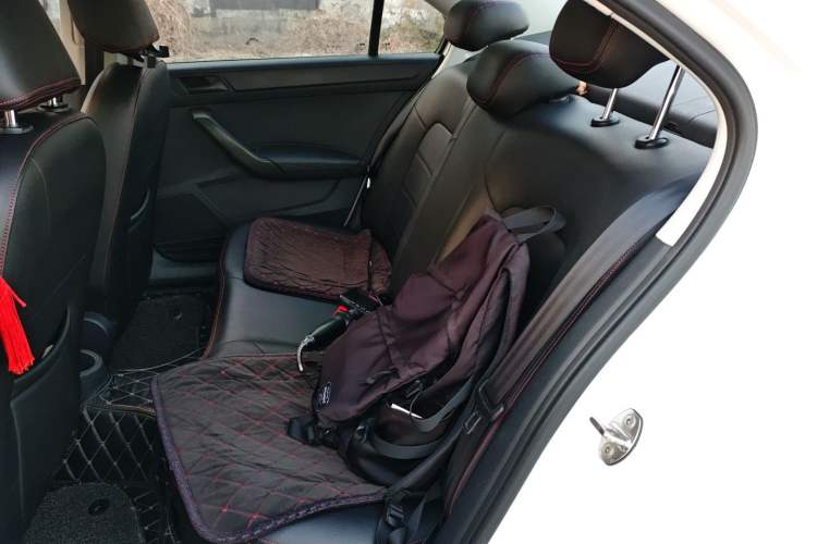 Used Volkswagen Santana 2015 1.6L Manual Fashion Edition
