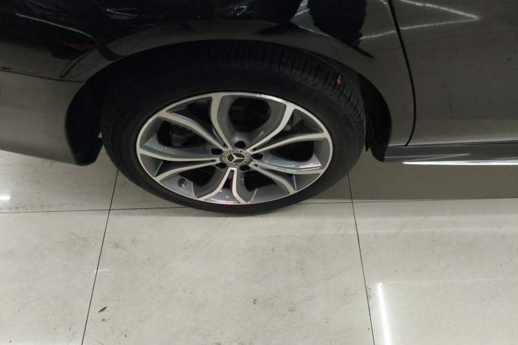 Used Mercedes-Benz E-Class 2021 Restyled E 300 L Sporty and Stylish Edition
