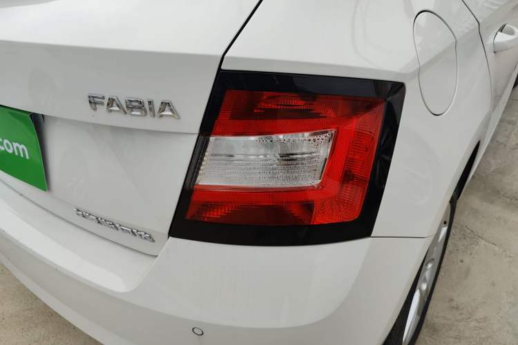 Used Skoda Fabia 2017 1.4L Automatic Car Enjoy Edition
