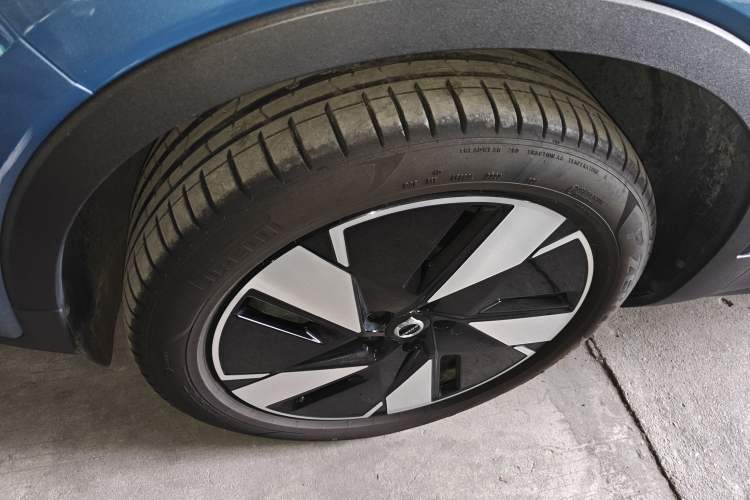 Used Volvo C40 2024 Long-Range PRO Version