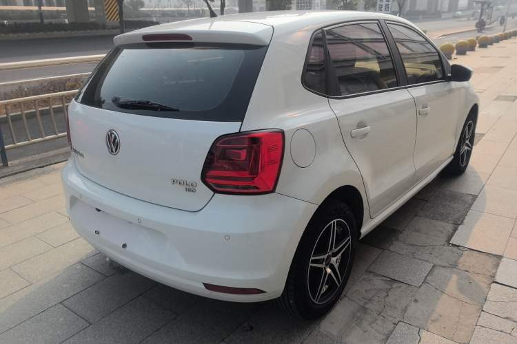 Used Volkswagen Polo 2016 1.6L Automatic Comfort Model
