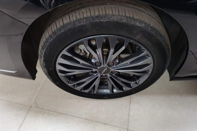 Used Dongfeng Aeolus Yixuan MAX 2023 1.5T Ultra-Stylish Trendsetting Dad Edition
