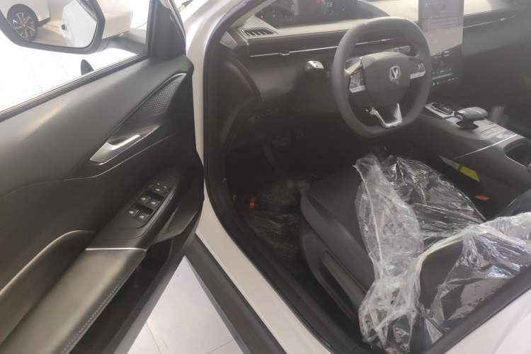 Used Changan Eado 2025 Blue Whale 1.5T 500Bar Prestige Model
