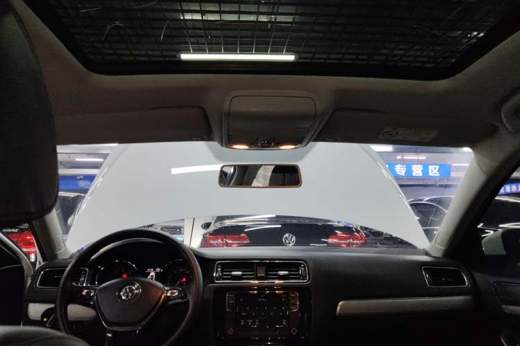 Used Volkswagen Sagitar 2018 280TSI DSG Comfort Model
