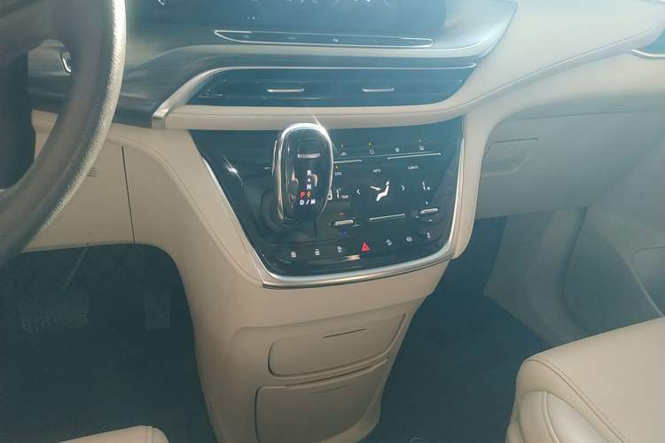 Used Buick GL8 2022 ES Landtrek 653T Comfort Edition
