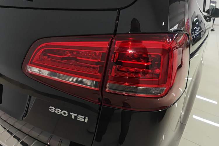 Used Volkswagen Sharan 2016 380TSI Luxury 7-Seater
