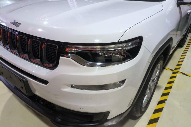 Used  Commander 2018 2.0T Two-Wheel Drive Enjoy Edition China V
