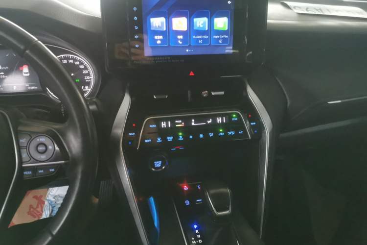 Used Toyota Harrier 2022 2.0L CVT Two-Wheel Drive Luxury Edition