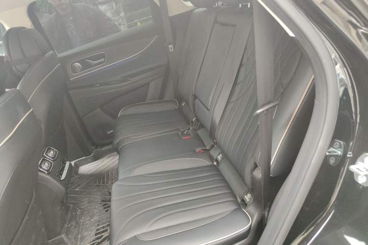 Used Chery Tiggo 9 2023 Facelift 2.0T Dual-Clutch Two-Wheel Drive Luxury Edition 5 Seats