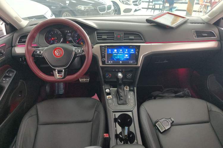 Used Volkswagen Lamando 2015 230TSI DSG Fashion Edition
