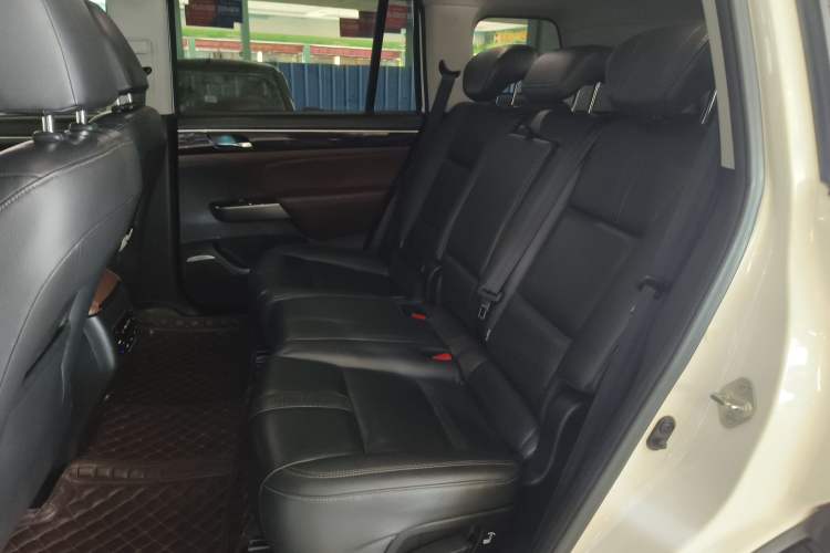 Used GAC Trumpchi GS8 2017 320T Two-Wheel Drive Luxury Smart Connectivity Version (7 Seats)
