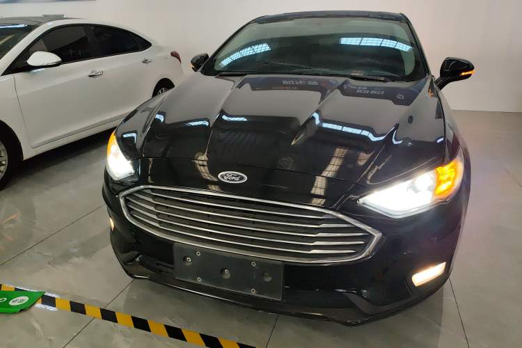 Used Ford Mondeo 2018 EcoBoost 180 Smart Control Fashion Model China VI Standard