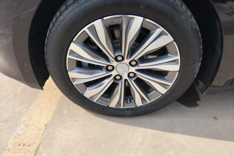 Used Hongqi E-QM5 2022 431 km Charge & Enjoy Edition