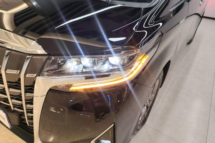 Used Toyota Alphard 2021 Dual-Engine 2.5L Prestige Edition
