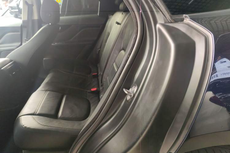 Used Jaguar F-PACE 2018 2.0T Two-Wheel Drive Urban Deluxe Edition
