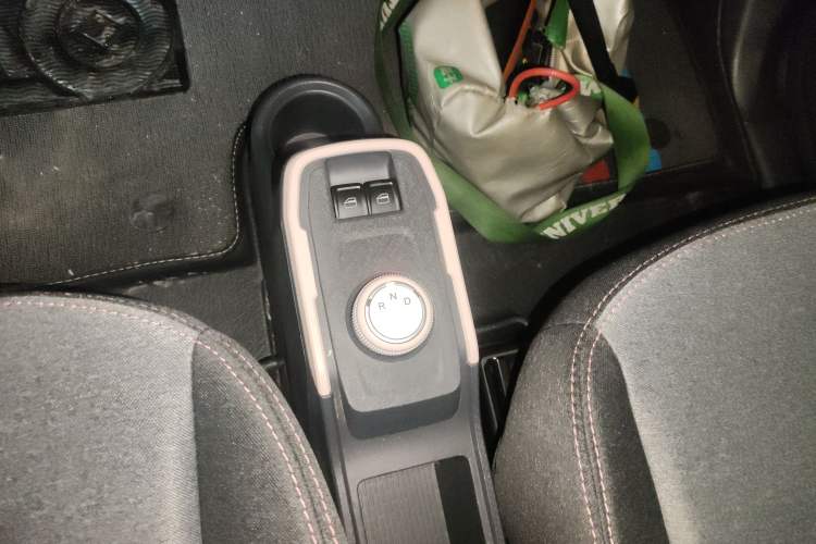 Used Chery QQ Ice Cream 2022 170km Sundae Phosphate Lithium-Ion
