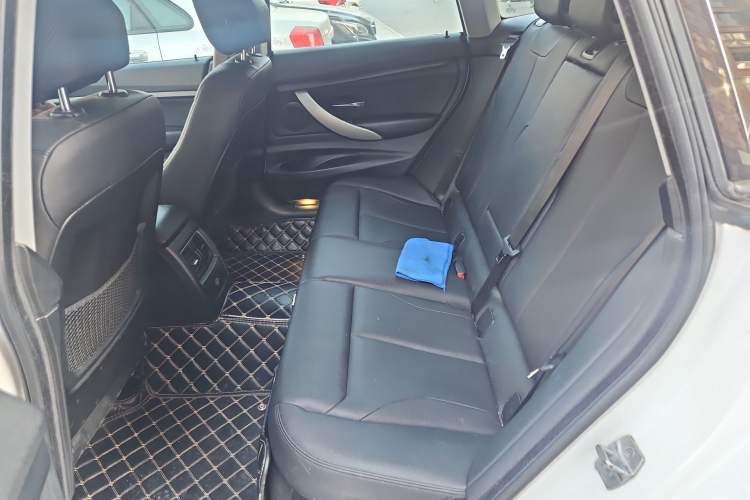 Used BMW 3 Series GT 2017 320i Sport Edition
