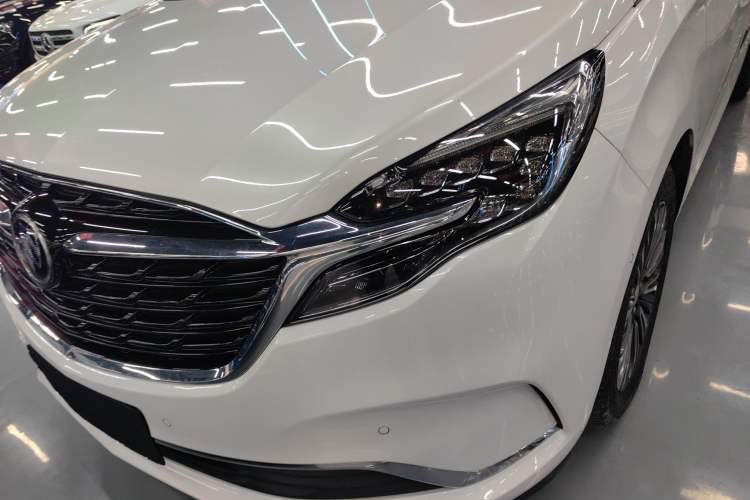 Used Buick GL8 2021 ES Landtrek 653T Luxury Model
